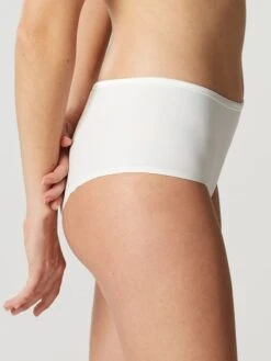 MAISON LEJABY Brazilian Shorty NUAGE PUR Extra Flach Von Maisonlejaby -MAISON LEJABY Verkaufsgeschäft boxer wei lilie 5569 nuage pur maison lejaby 1 1