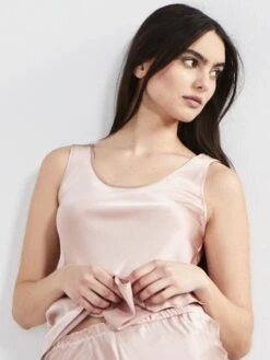 100% Seide Camisole Top KLASSIK SATIN Pastellige Farben Von Eva B. Bitzer -MAISON LEJABY Verkaufsgeschäft camisole top seide rosecloud 27318232 klassik satin eva b bitzer 2 9 1 1