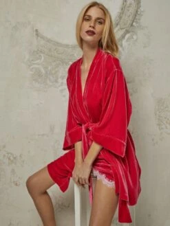 Seide-Viscose Samt Kimono DANY Von Vivis 17 Seide-Viscose Samt Kimono DANY Von Vivis -MAISON LEJABY Verkaufsgeschäft kimono seidensamt dany geranio rot vivis 2