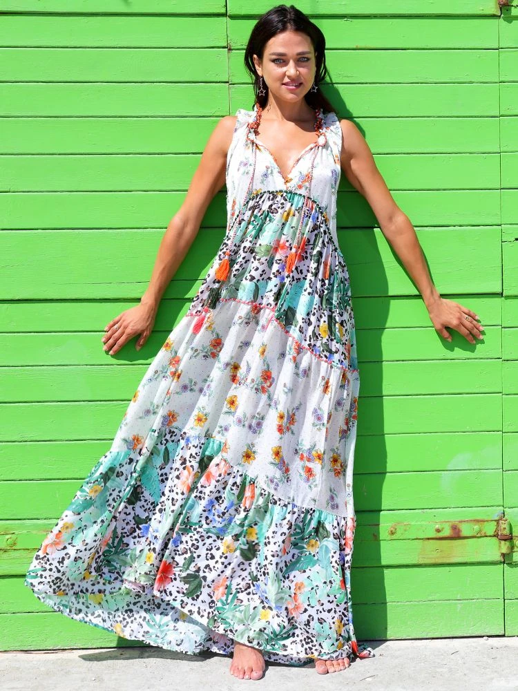 Seidenbatist Strandkleid FANTASIA BIANCO Weiß Grün Von Laetitia Beachwear 4 Seidenbatist Strandkleid FANTASIA BIANCO Weiß Grün Von Laetitia Beachwear – Bild 2