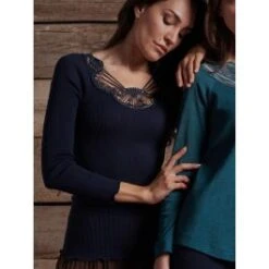 Merino Wolle-Seide LANGARMSHIRT Gerippt Mit Makramee Spitze Von Oscalito