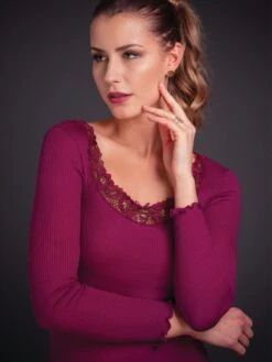 Merinowolle-Seide LANGARM SHIRT Mit Spitze Von Artimaglia 12 Merinowolle-Seide LANGARM SHIRT Mit Spitze Von Artimaglia -MAISON LEJABY Verkaufsgeschäft merino wolle seide shirt 67604 beere artimaglia 2