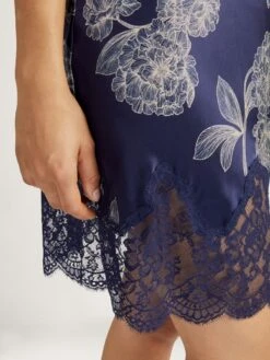 100% Seide Negligé TOI MON AMOUR Von Aubade 23 100% Seide Negligé TOI MON AMOUR Von Aubade -MAISON LEJABY Verkaufsgeschäft neglige toi mon amour qs40 nachtblau aubade 6