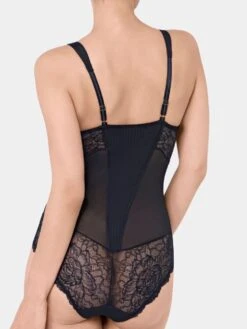 Shaping Body Bügellos PEONY FLORALE BS Mit Spitze By Triumph 13 Shaping Body Bügellos PEONY FLORALE BS Mit Spitze By Triumph -MAISON LEJABY Verkaufsgeschäft peony florale body 10181787 schwarz triumph 3