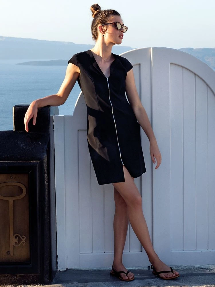 Reisekleid AMI 51 Schwarz Von Pain De Sucre 6 Reisekleid AMI 51 Schwarz Von Pain De Sucre – Bild 4