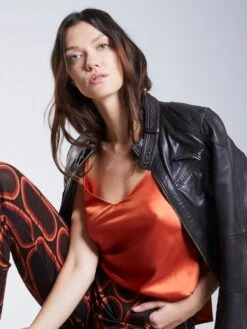 100% Seide Camisole Top KLASSIK SATIN Unifarben Von Eva B. Bitzer 26 100% Seide Camisole Top KLASSIK SATIN Unifarben Von Eva B. Bitzer -MAISON LEJABY Verkaufsgeschäft seide camisole 27318232 ginger bitzer 1