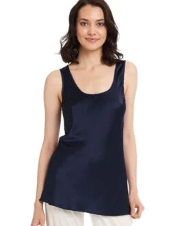 Seide Camisole Top SEDUZIONE DI SETA Einfarbig Gattina 34 Seide Camisole Top SEDUZIONE DI SETA Einfarbig Gattina -MAISON LEJABY Verkaufsgeschäft seide camisole top 381486 navy dunkelblau seduzione di seta gattina 1 1 1