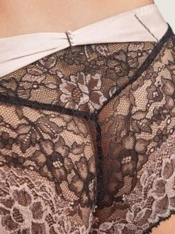 Seide Culotte St. Tropez FEMME GLAMOUR Altrosa-schwarz Von Aubade 13 Seide Culotte St. Tropez FEMME GLAMOUR Altrosa-schwarz Von Aubade -MAISON LEJABY Verkaufsgeschäft seide culotte md70 altrosa 1 femme glamour aubade 6