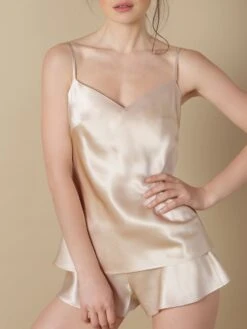 Seidentop 100% Seide ODON Satin Von Marjolaine -MAISON LEJABY Verkaufsgeschäft seide top odon sand soie unie marjolaine 2 1 2 1