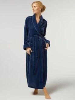 Seide-Viscose Samt Morgenmantel Lang DANIELA Von Vivis -MAISON LEJABY Verkaufsgeschäft seidensamt morgenmantel lang v00039 daniela nachtblau vivis 2 1 1