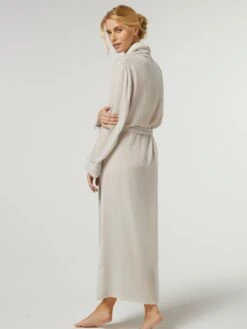 Seide-Viscose Samt Morgenmantel Lang DANIELA Von Vivis -MAISON LEJABY Verkaufsgeschäft seidensamt morgenmantel lang v00039 daniela silber vivis 1