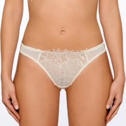Tüll String DESIR Von Millesia 13 Tüll String DESIR Von Millesia -MAISON LEJABY Verkaufsgeschäft spitze g string desir m7688 nude millesia lingerie 1