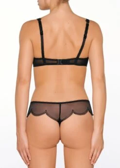 Tüllspitze String CRAVACHE Von Millesia 11 Tüllspitze String CRAVACHE Von Millesia -MAISON LEJABY Verkaufsgeschäft spitze lingerie cravache m1031 m1088 schwarz millesia