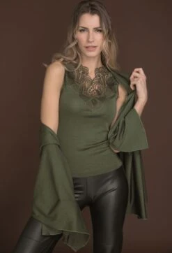 Merinowolle-Seide STOLA Schultertuch Von Artimaglia -MAISON LEJABY Verkaufsgeschäft stola wolle seide kaki 28600 artimaglia 2 1 1