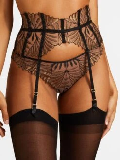 String SENSORY ILLUSION Von Aubade X Iris Van Herpen -MAISON LEJABY Verkaufsgeschäft string gold schwarz rc26 sensory illusion aubade 8 1