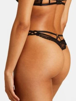 String PRECIOUS TALE Mit Leavers Spitze Von Aubade 11 String PRECIOUS TALE Mit Leavers Spitze Von Aubade -MAISON LEJABY Verkaufsgeschäft string spitze re26 schwarz precious tale aubade 3