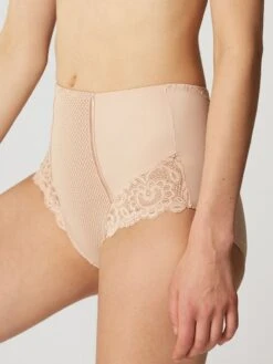 MAISON LEJABY Shaping Slip Mit Spitze GABY Von Maisonlejaby -MAISON LEJABY Verkaufsgeschäft taillenslip puder 13856 gaby maison lejaby 2 1 1 1