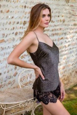 Stretchseide Top OMAYA Panthermuster Von Marjolaine 11 Stretchseide Top OMAYA Panthermuster Von Marjolaine -MAISON LEJABY Verkaufsgeschäft top leo omaya panthere 4oma4001 marjolaine