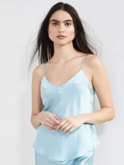 100% Seide Trägertop KLASSIK SATIN Unifarben Von Eva B. Bitzer 33 100% Seide Trägertop KLASSIK SATIN Unifarben Von Eva B. Bitzer -MAISON LEJABY Verkaufsgeschäft traegertop seide crystal blue 27318213 klassik satin eva b bitzer 2 9