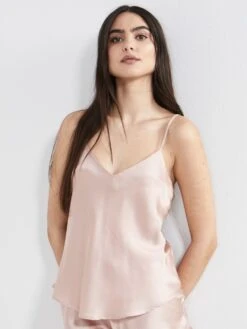 100% Seide Trägertop KLASSIK SATIN Unifarben Von Eva B. Bitzer 25 100% Seide Trägertop KLASSIK SATIN Unifarben Von Eva B. Bitzer -MAISON LEJABY Verkaufsgeschäft traegertop seide rosecloud 27318213 klassik satin eva b bitzer 9