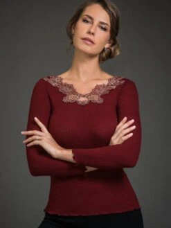 Merinowolle-Seide LANGARM SHIRT Gerippt Von Artimaglia 7 Merinowolle-Seide LANGARM SHIRT Gerippt Von Artimaglia -MAISON LEJABY Verkaufsgeschäft wolle seide rippe langarm shirt 20504 weinrot artimaglia 1